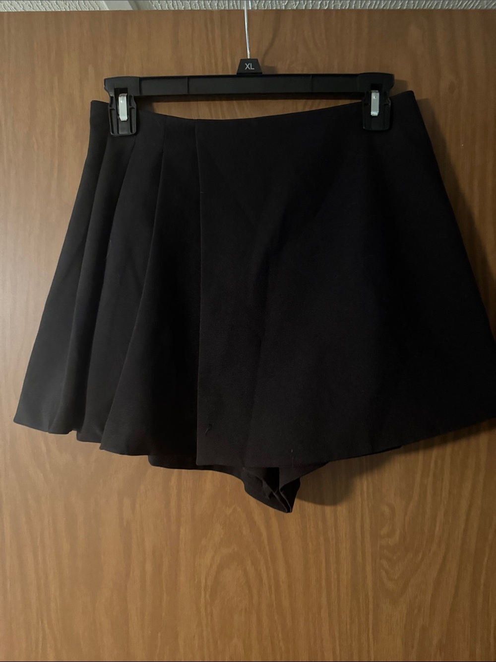 Do + Be - Black Pleated Skort